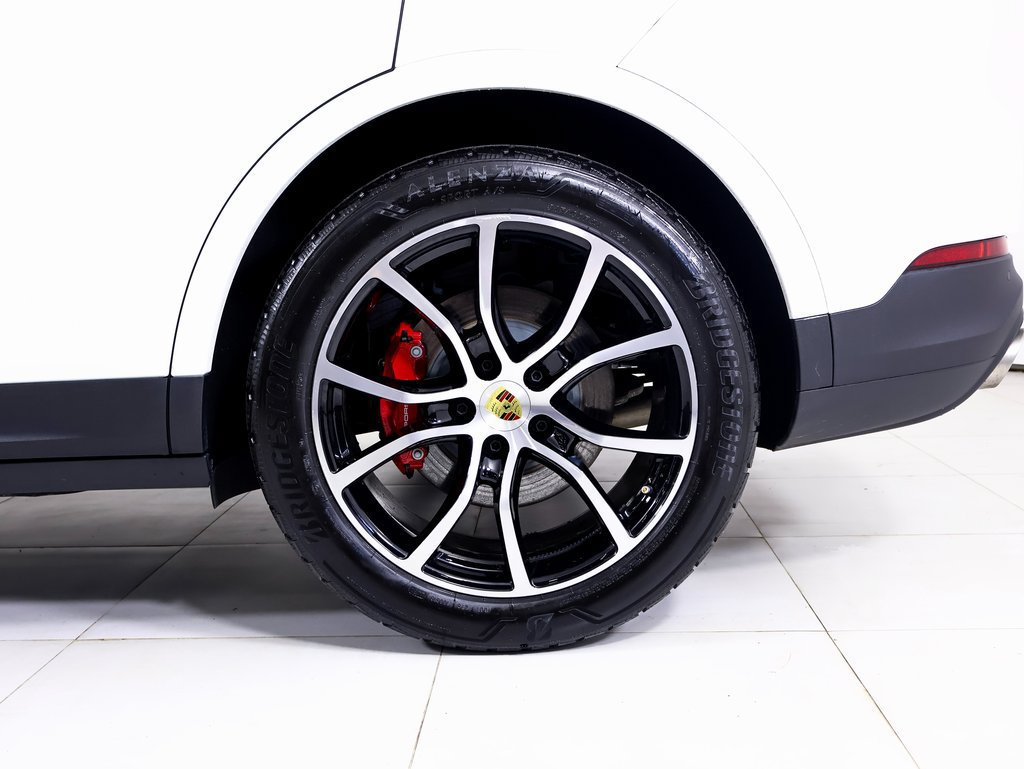 Certified 2024 Porsche Cayenne S AWD/4WD image 23