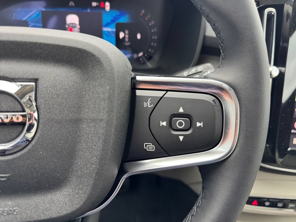 New 2026 Volvo XC40 B5 Ultra w/ Protection Package Premier AWD/4WD image 17