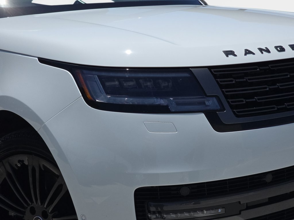 Used 2025 Land Rover Range Rover SE AWD/4WD image 33