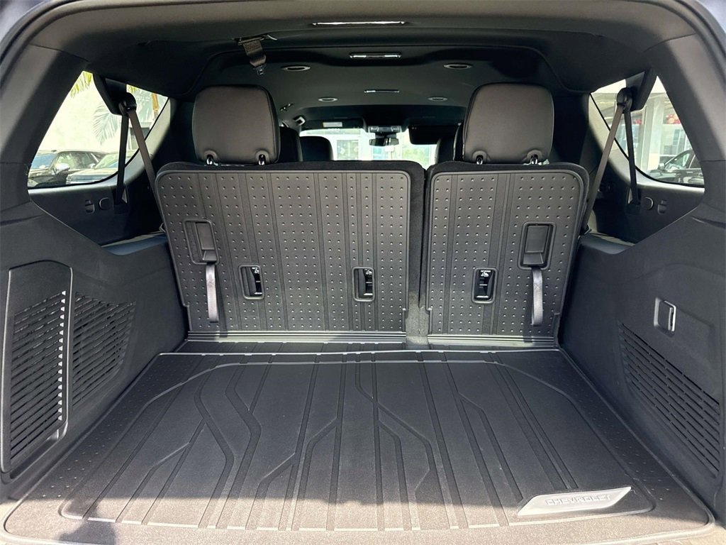 New 2026 Chevrolet Suburban LS image 30