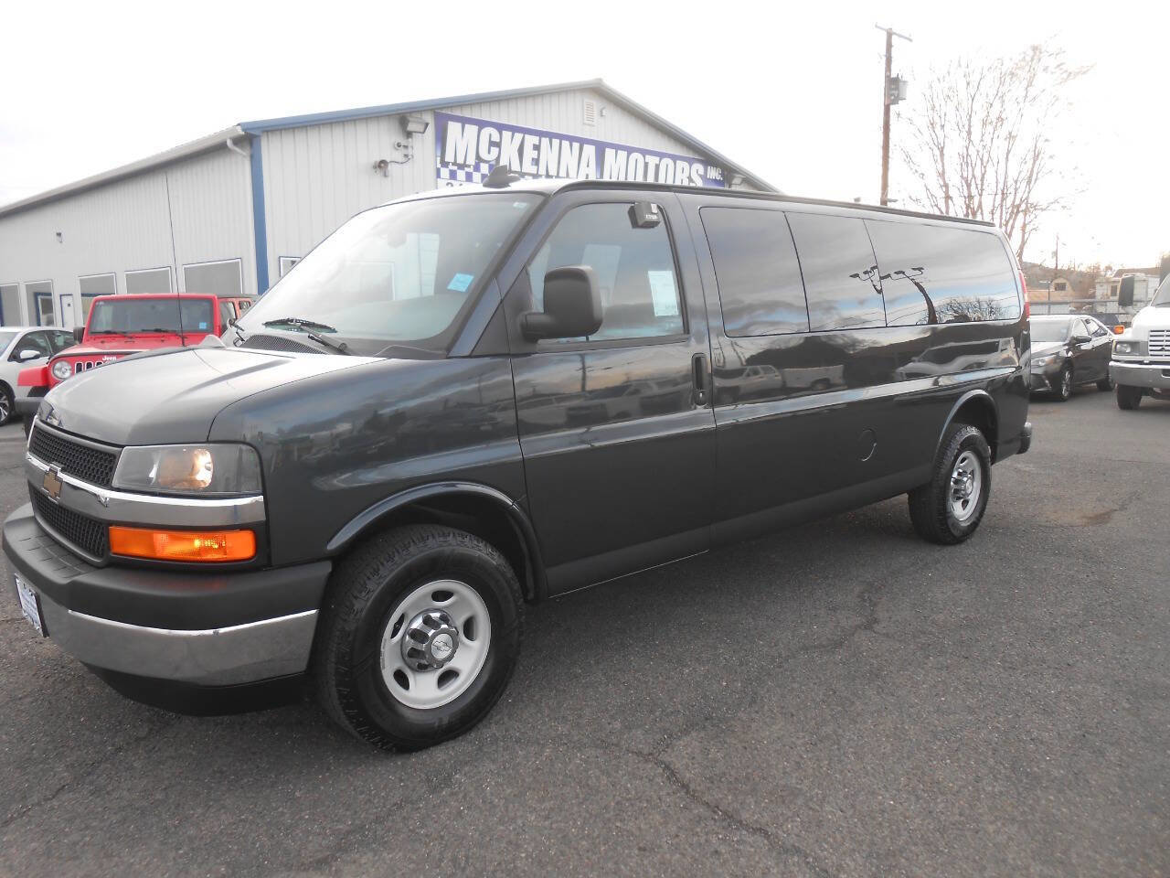 Used 2017 Chevrolet Express 3500 LT w/ LT Preferred Equipment Group image 6