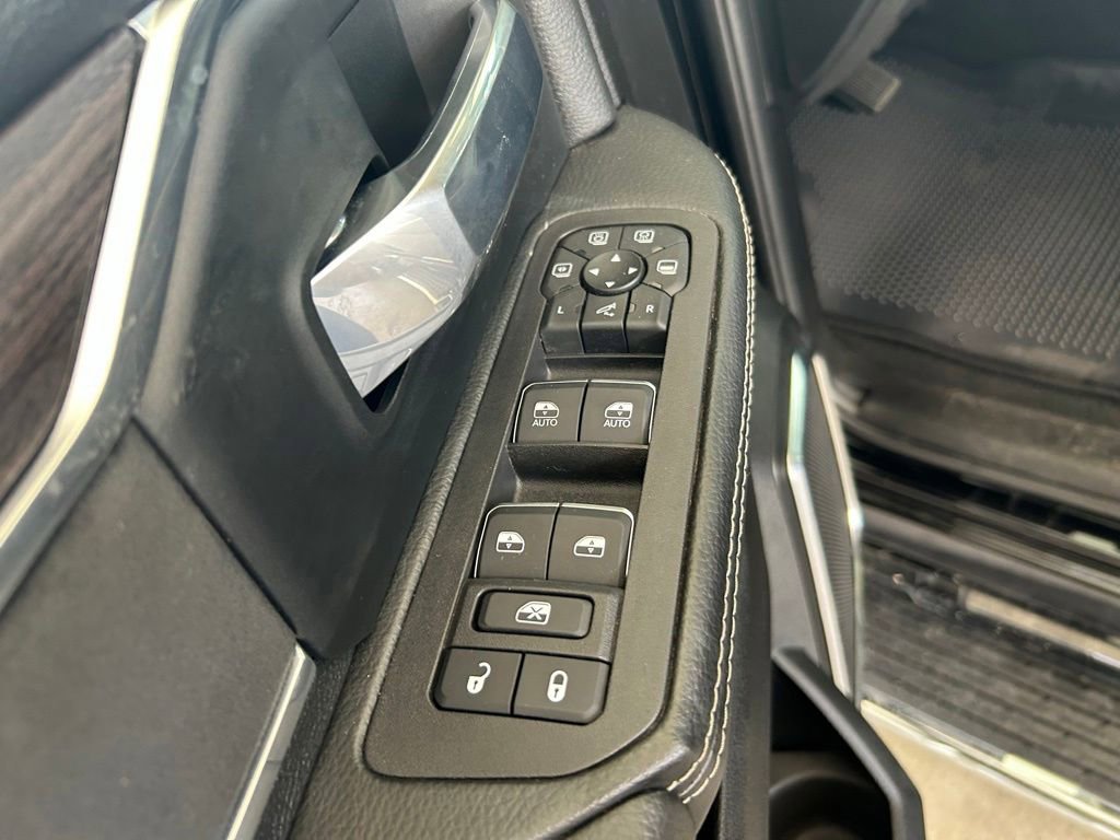 Used 2025 RAM 3500 Laramie w/ Sport Appearance Package AWD/4WD image 42
