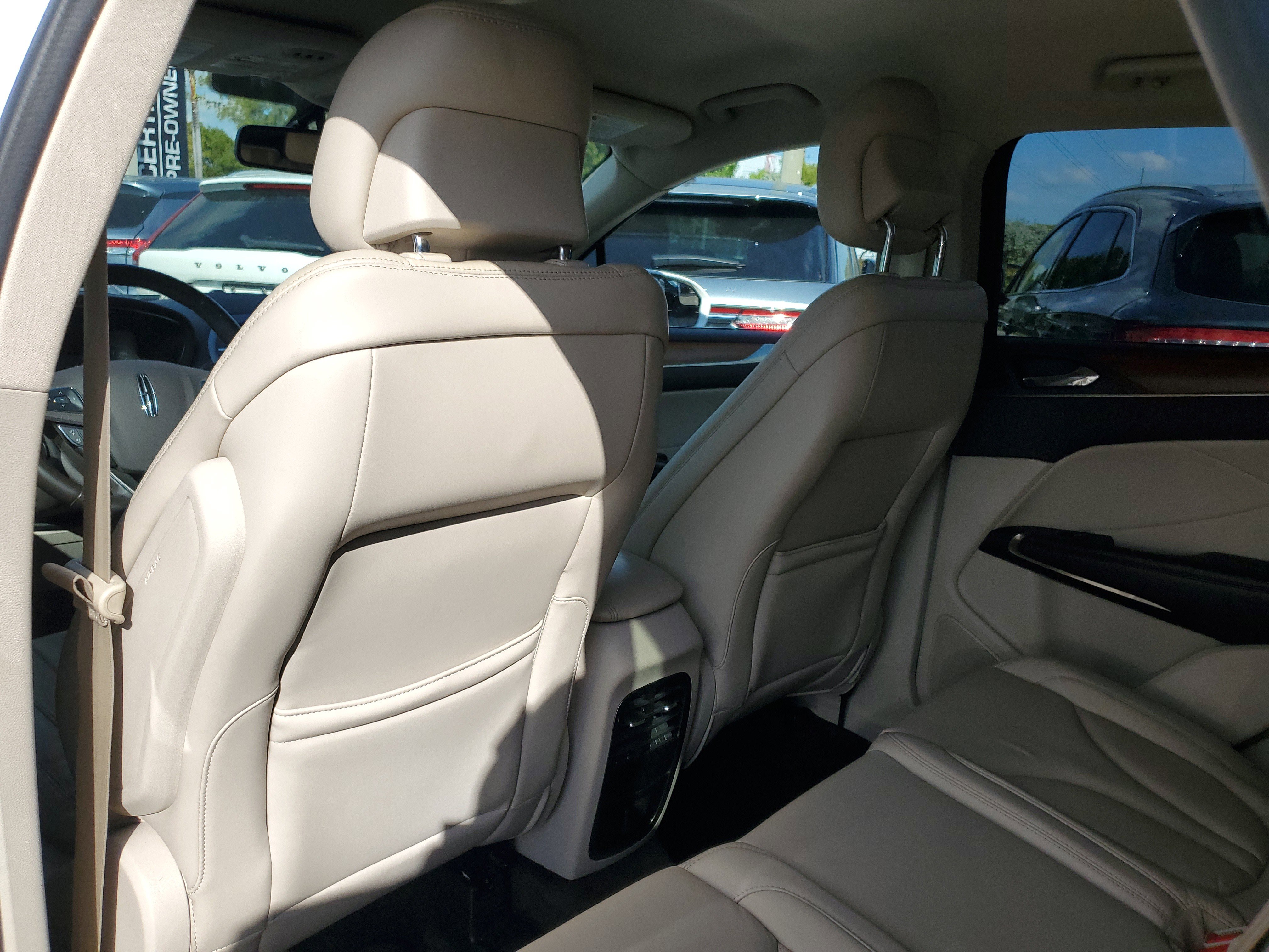 Used 2017 Lincoln MKC Select image 10