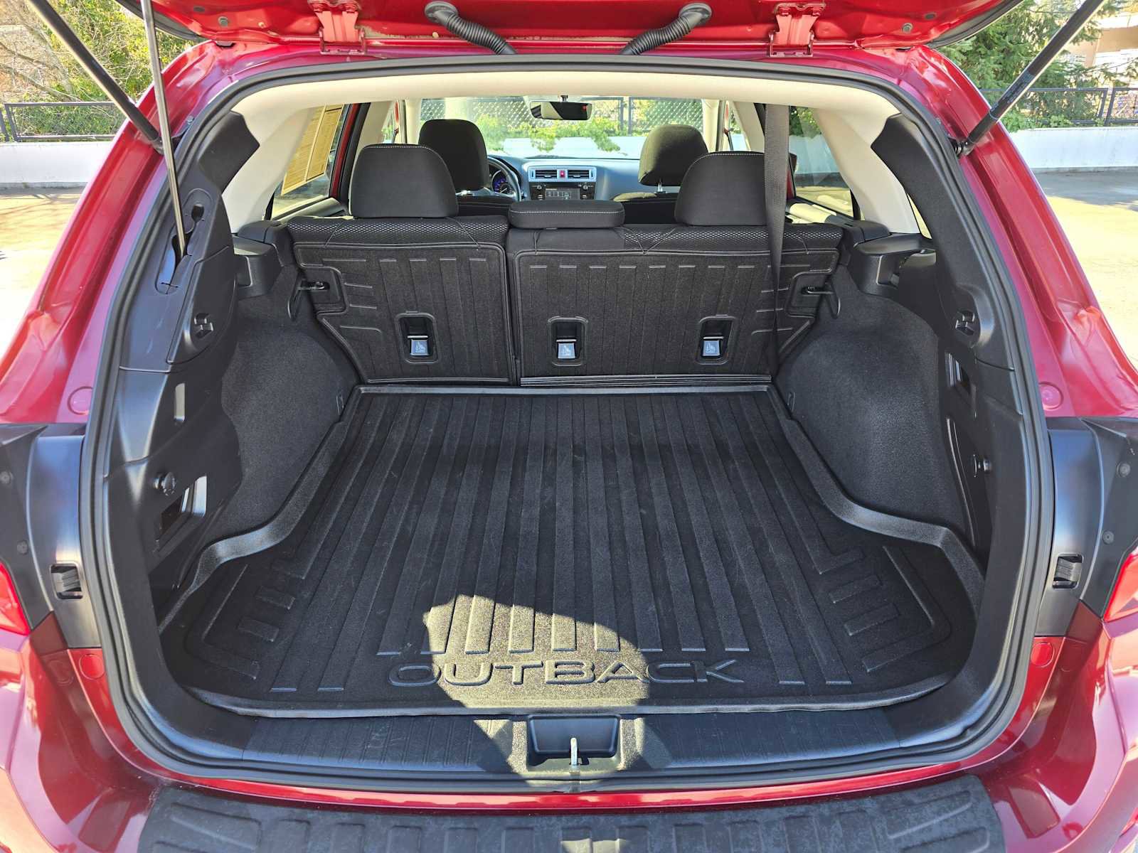 Used 2017 Subaru Outback 2.5i Premium image 16