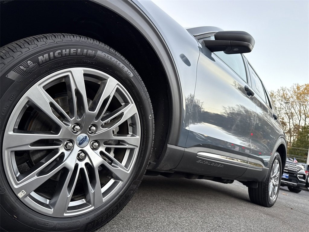 Used 2025 Ford Explorer Active w/ Active Comfort Package image 9