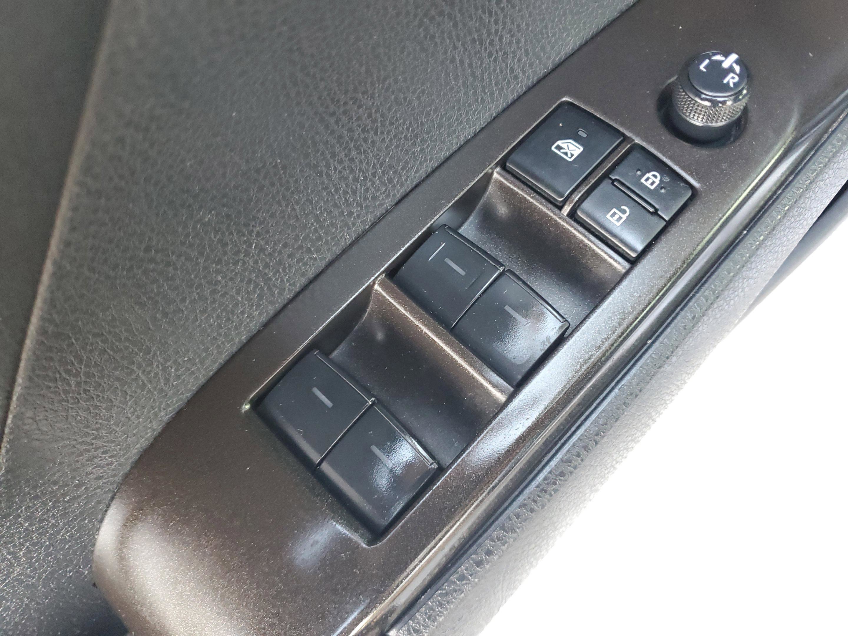 Used 2024 Toyota Camry SE image 20