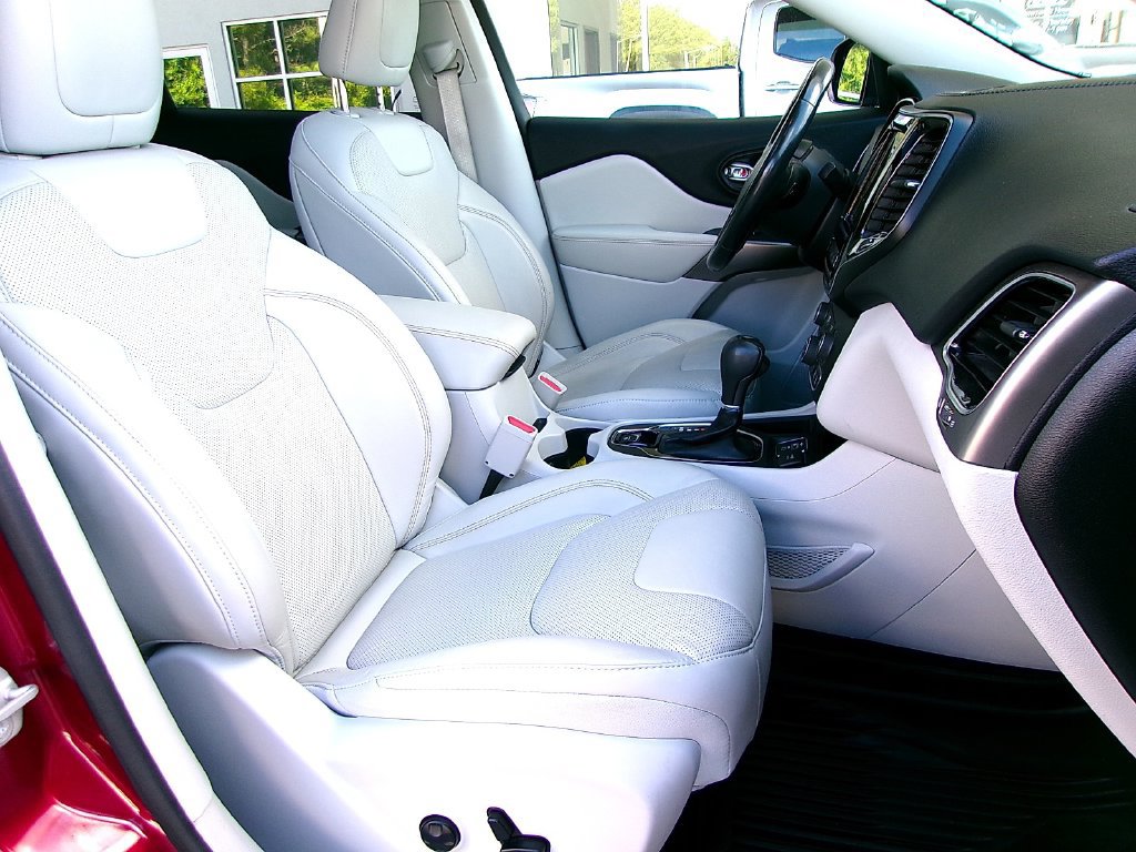 Used 2021 Jeep Cherokee Limited w/ Elite Package FWD image 19