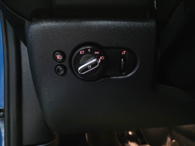 Used 2024 MINI Cooper 4-Door Hardtop FWD image 29