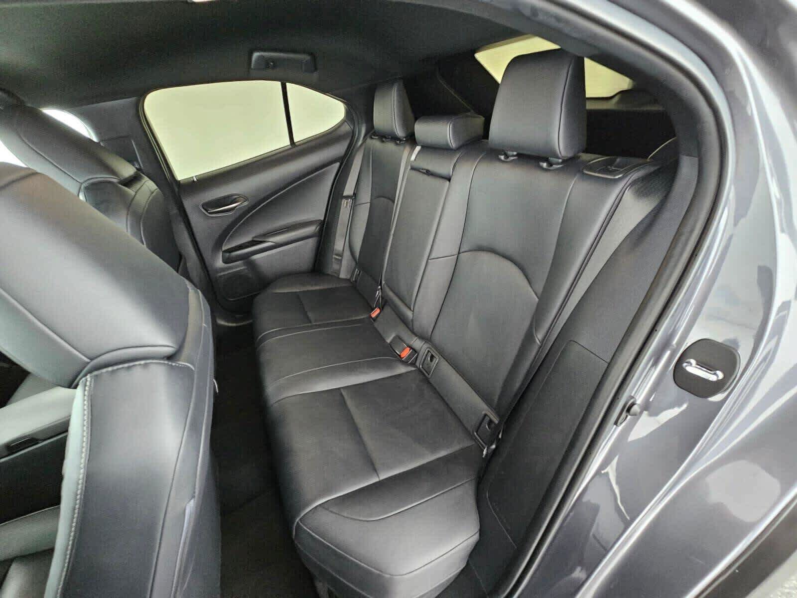 Used 2021 Lexus UX 200 w/ Accessory Package (Z2) FWD image 17