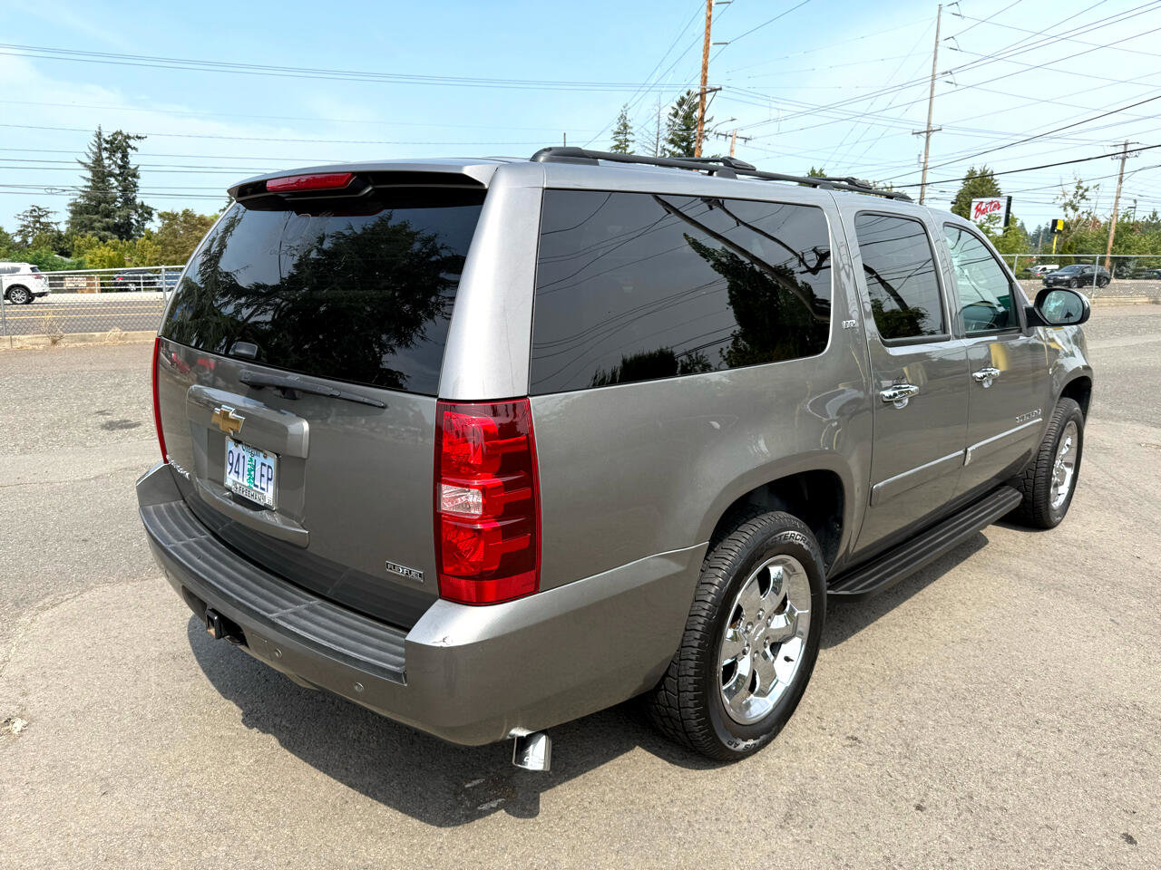Used 2008 Chevrolet Suburban LTZ w/ LTZ Preferred Equipment Group image 6