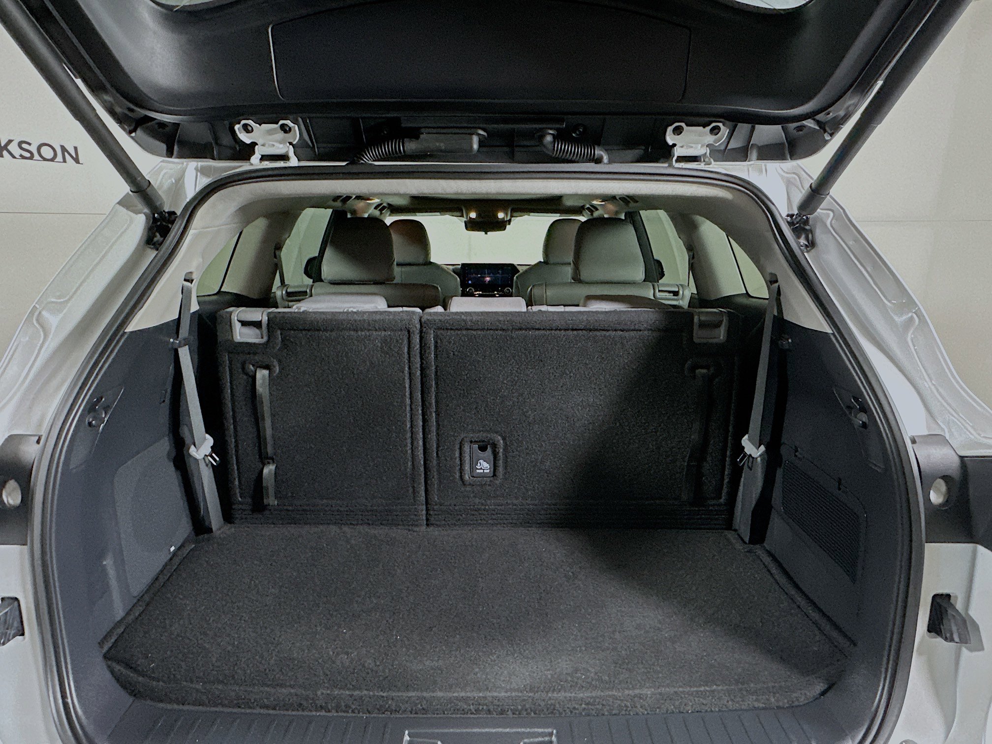 Used 2025 Toyota Highlander Platinum image 31