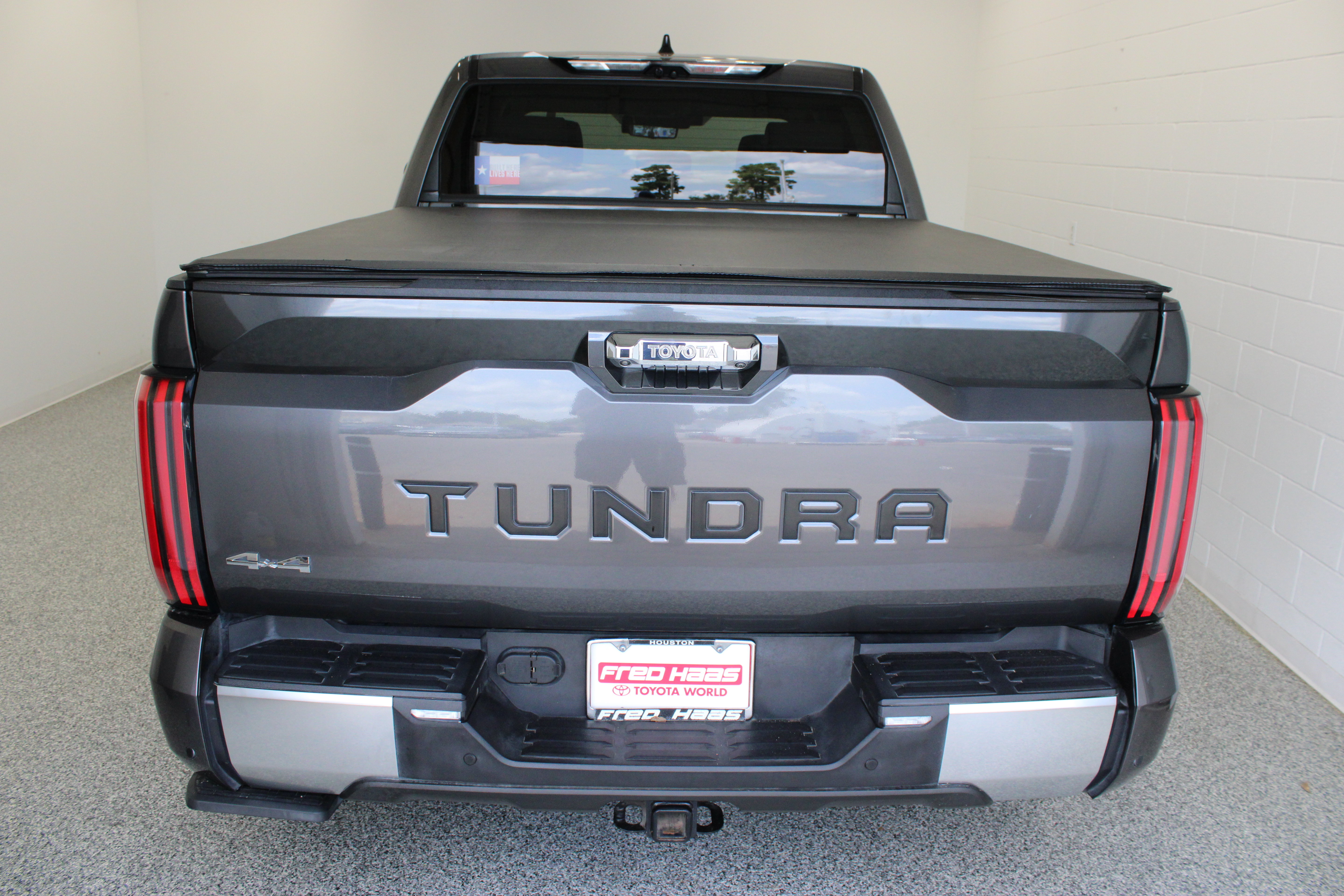 Used 2023 Toyota Tundra Limited AWD/4WD image 8