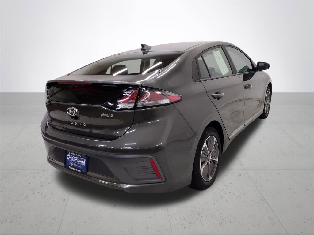 Certified 2022 Hyundai Ioniq SE FWD image 15
