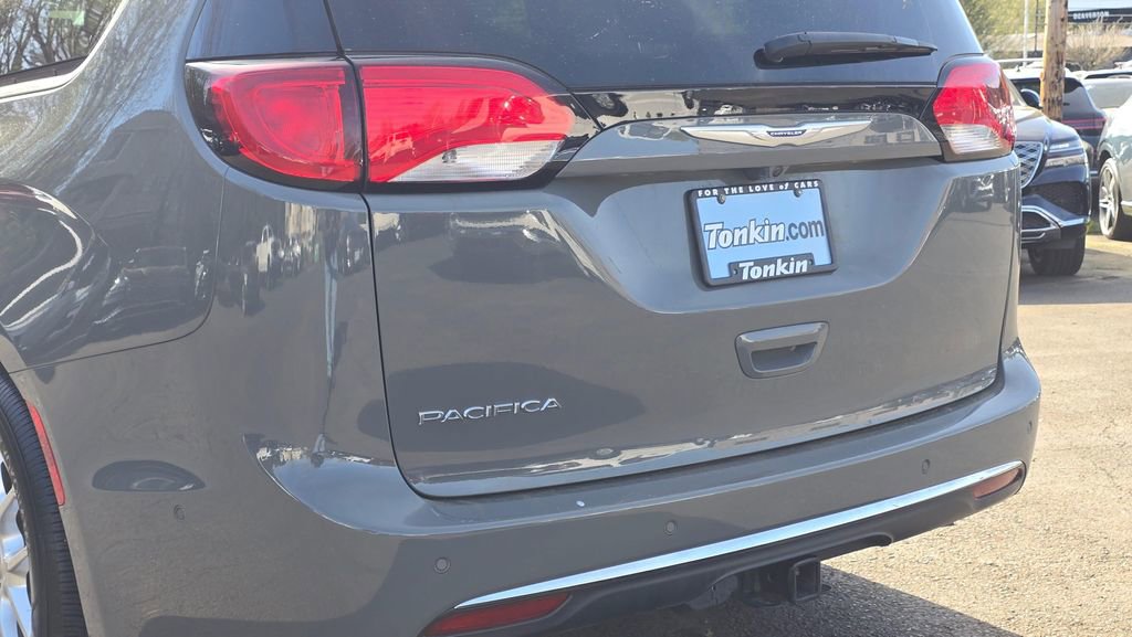 Used 2020 Chrysler Pacifica Touring-L image 14