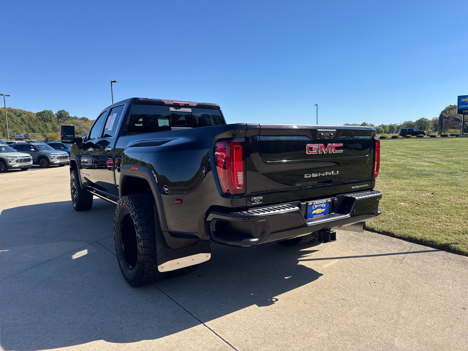 Used 2023 GMC Sierra 3500 Denali w/ Denali Ultimate Package AWD/4WD image 12