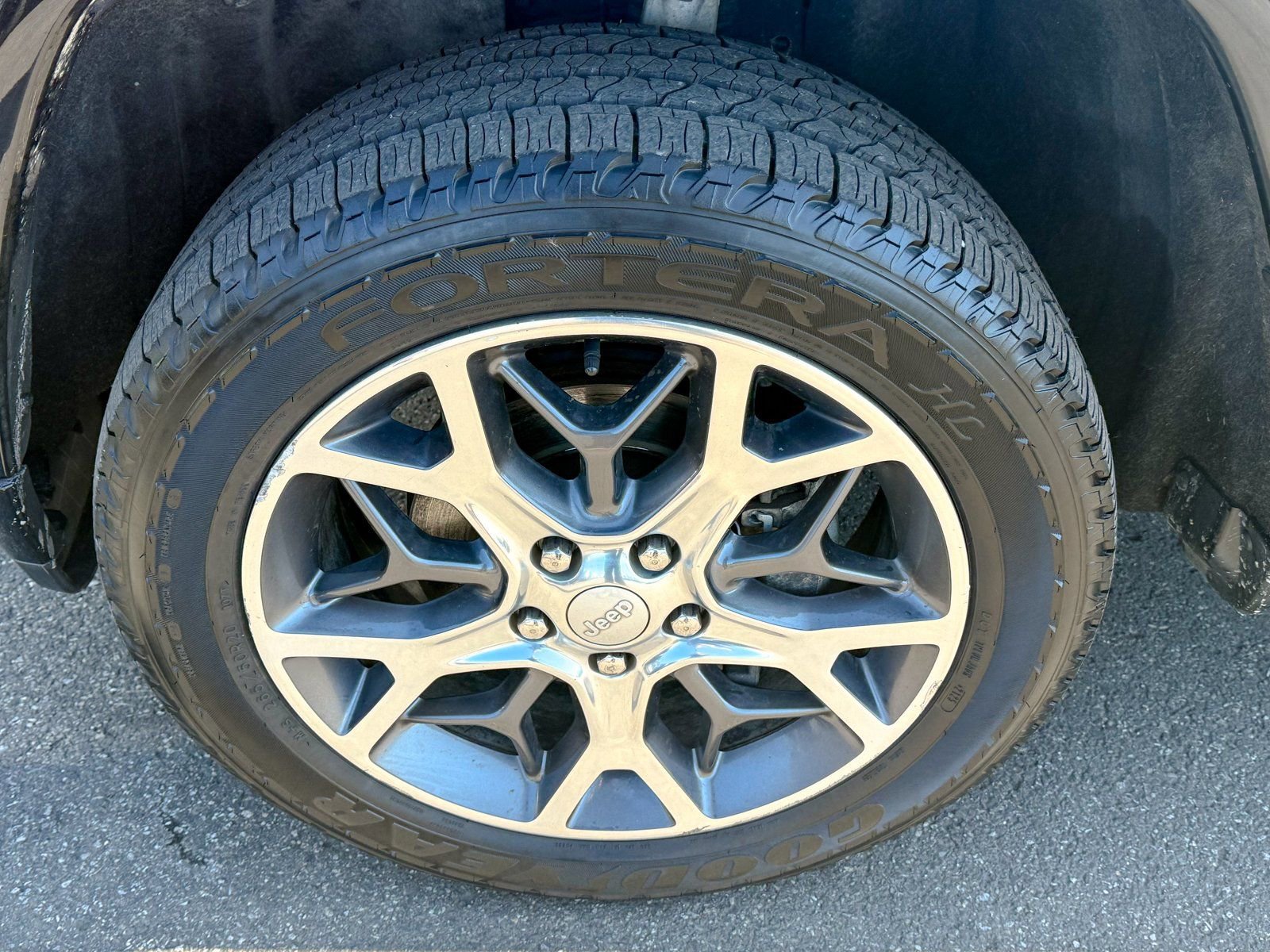 Used 2020 Jeep Grand Cherokee Overland AWD/4WD image 10