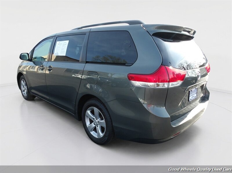 Used 2014 Toyota Sienna LE FWD image 6