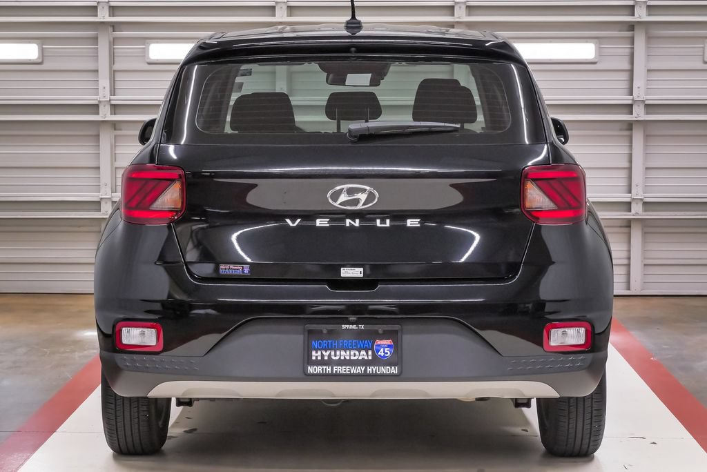 Certified 2024 Hyundai Venue SE FWD image 7