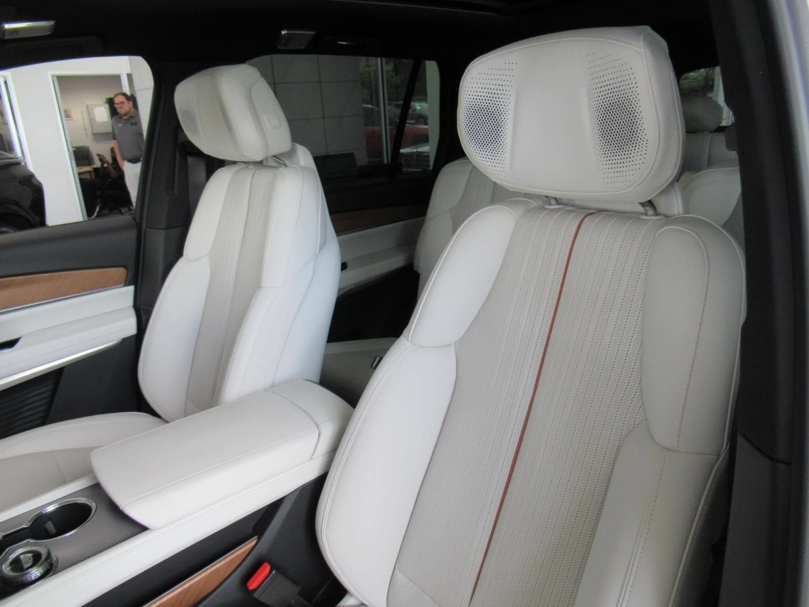 New 2027 Cadillac Vistiq Sport AWD/4WD image 24
