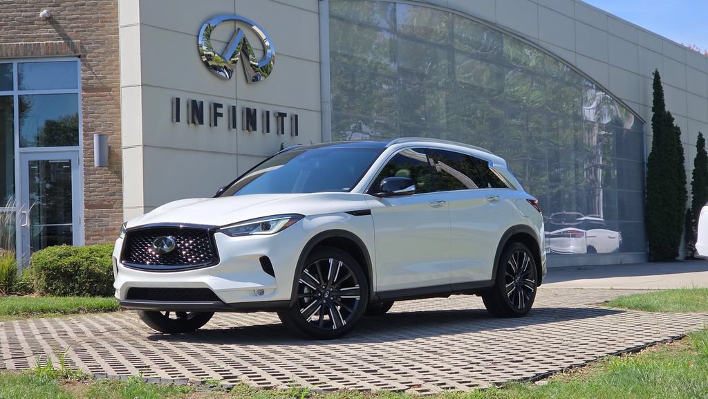 Used 2022 INFINITI QX50 Luxe w/ Appearance Package AWD/4WD image 2