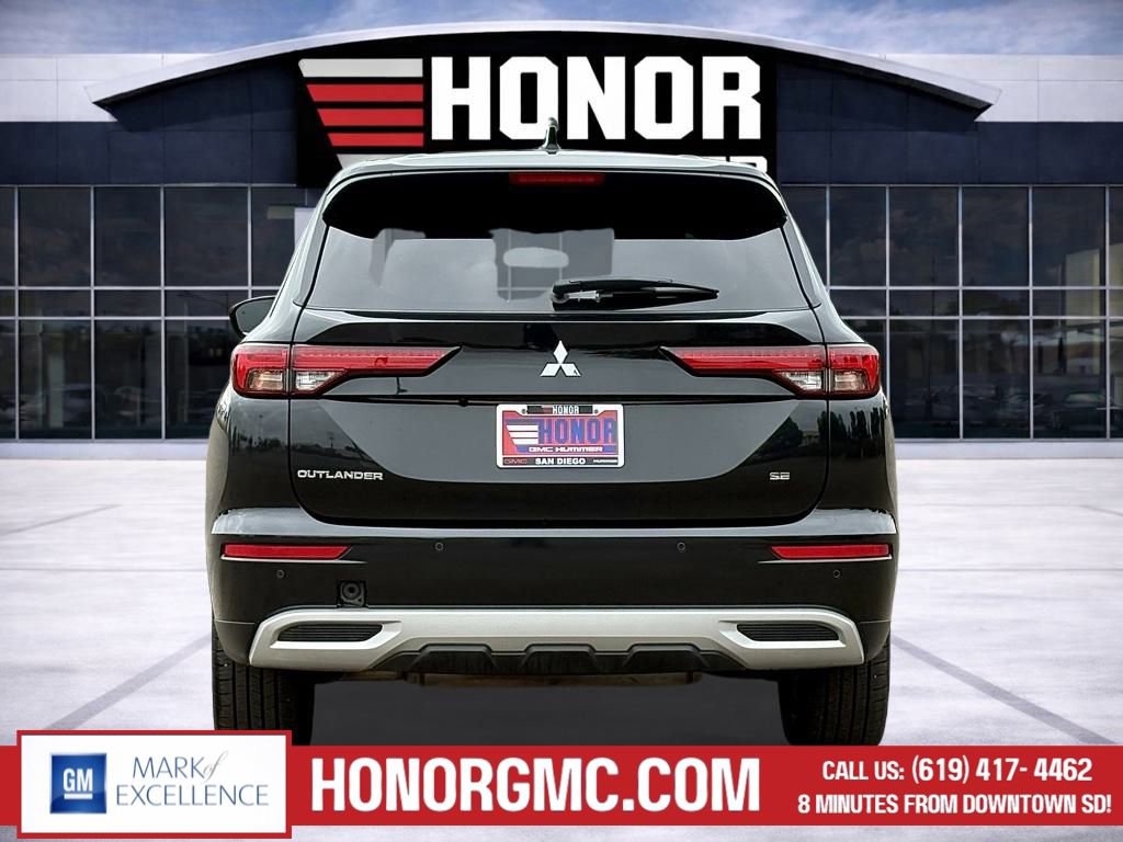 Used 2022 Mitsubishi Outlander SE image 4