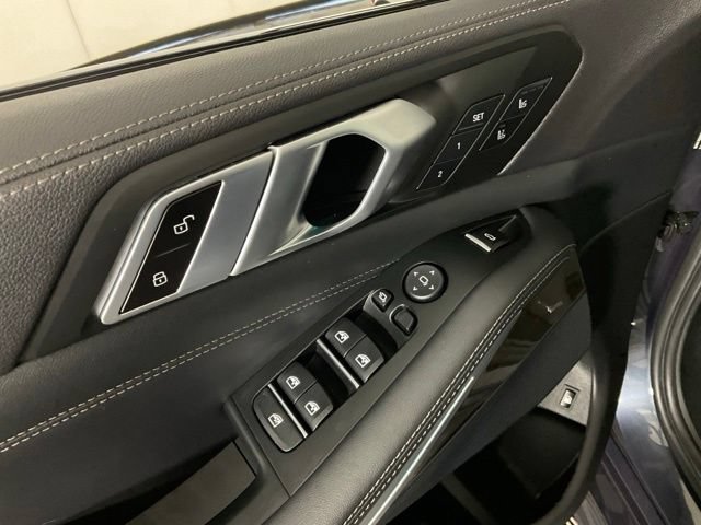 Used 2022 BMW X5 xDrive45e w/ M Sport Package AWD/4WD image 21