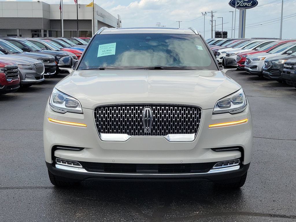 Certified 2021 Lincoln Aviator Reserve w/ Equipment Group 201A AWD/4WD image 2
