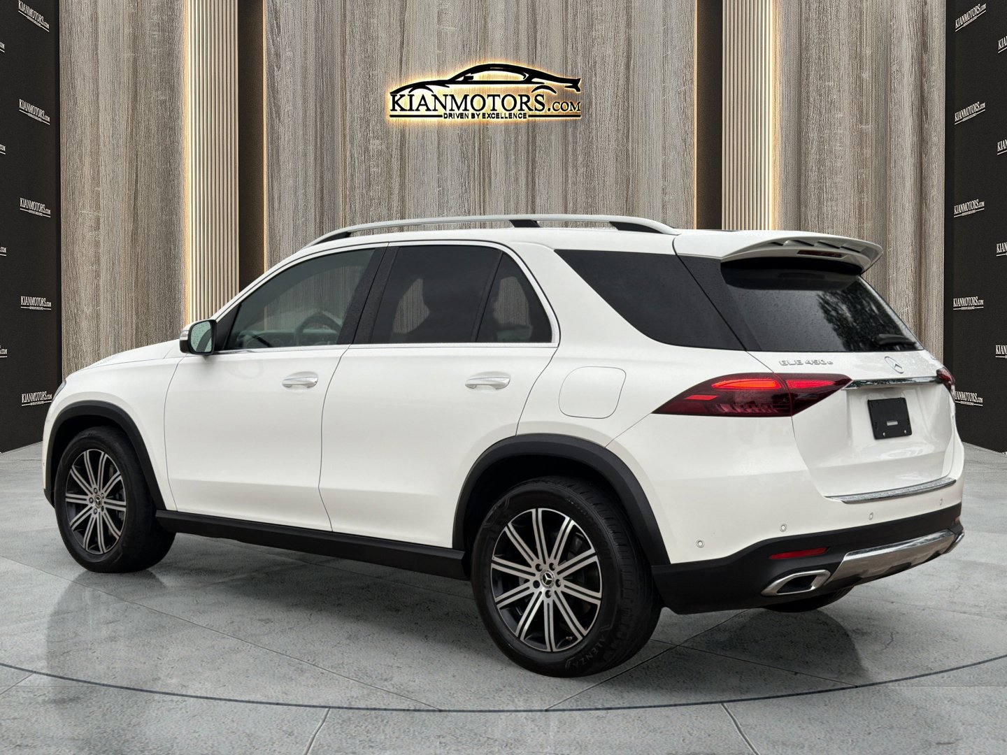 Used 2024 Mercedes-Benz GLE 450e 4MATIC image 9