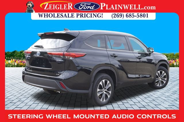 Used 2023 Toyota Highlander XLE image 5