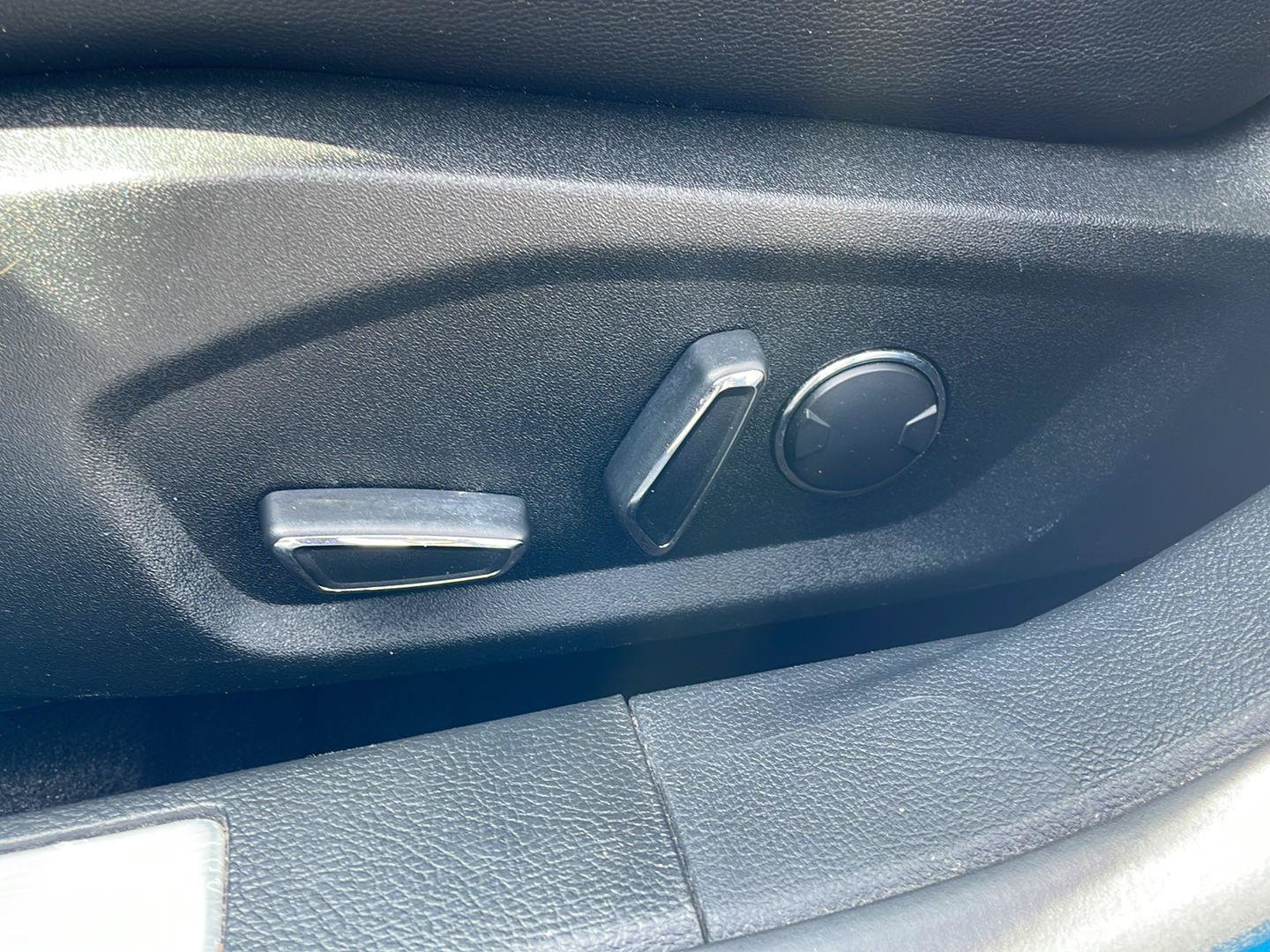 Used 2019 Ford Fusion Titanium FWD image 11