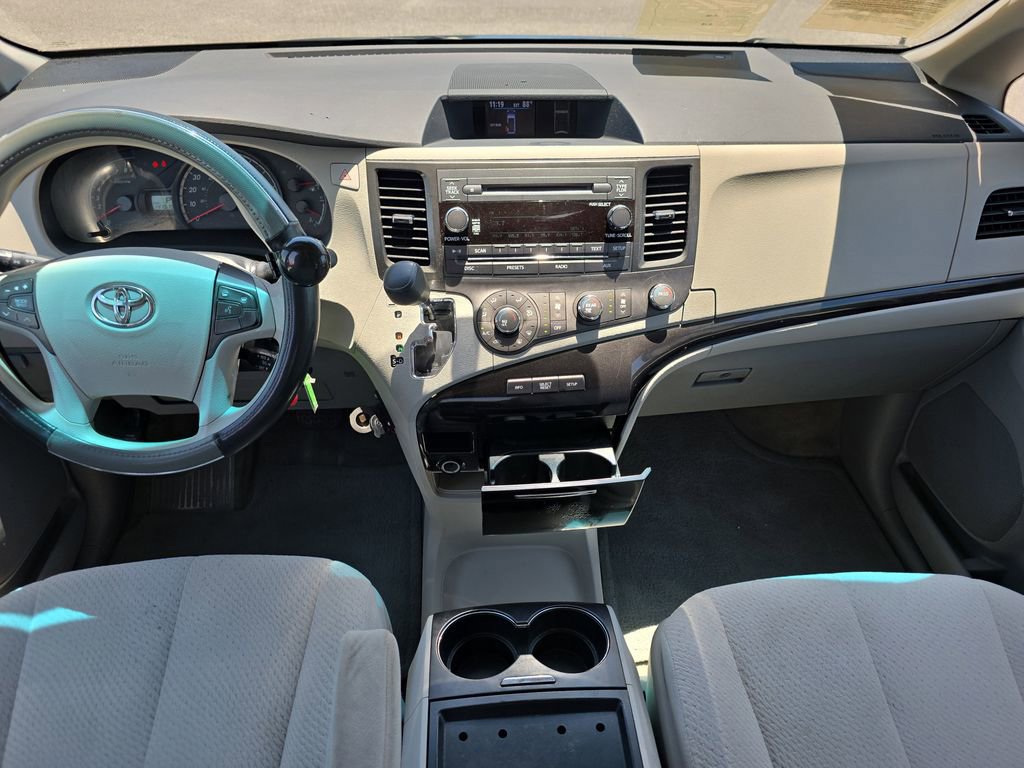 Used 2012 Toyota Sienna LE FWD image 16