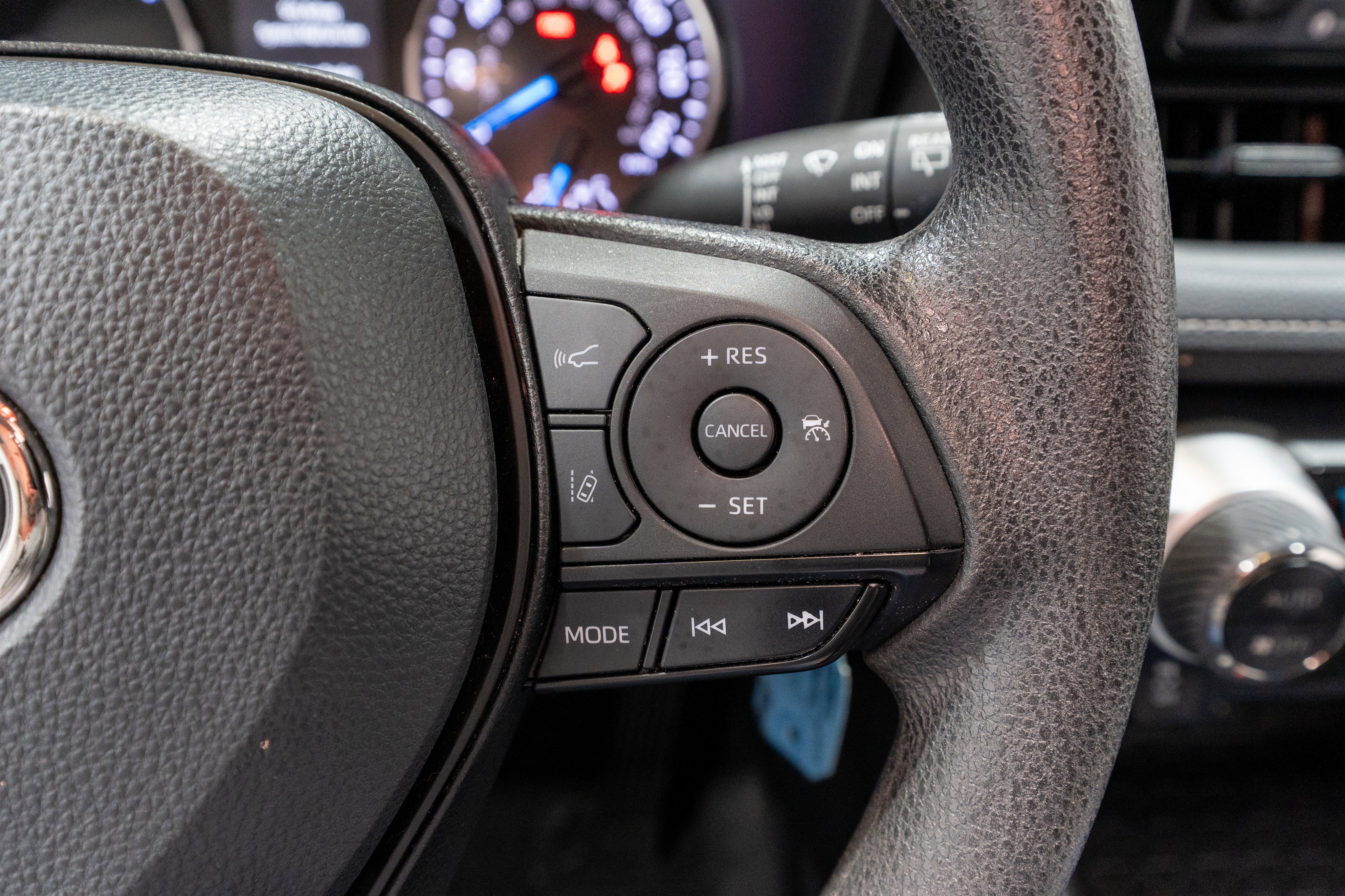 Used 2022 Toyota RAV4 LE image 23