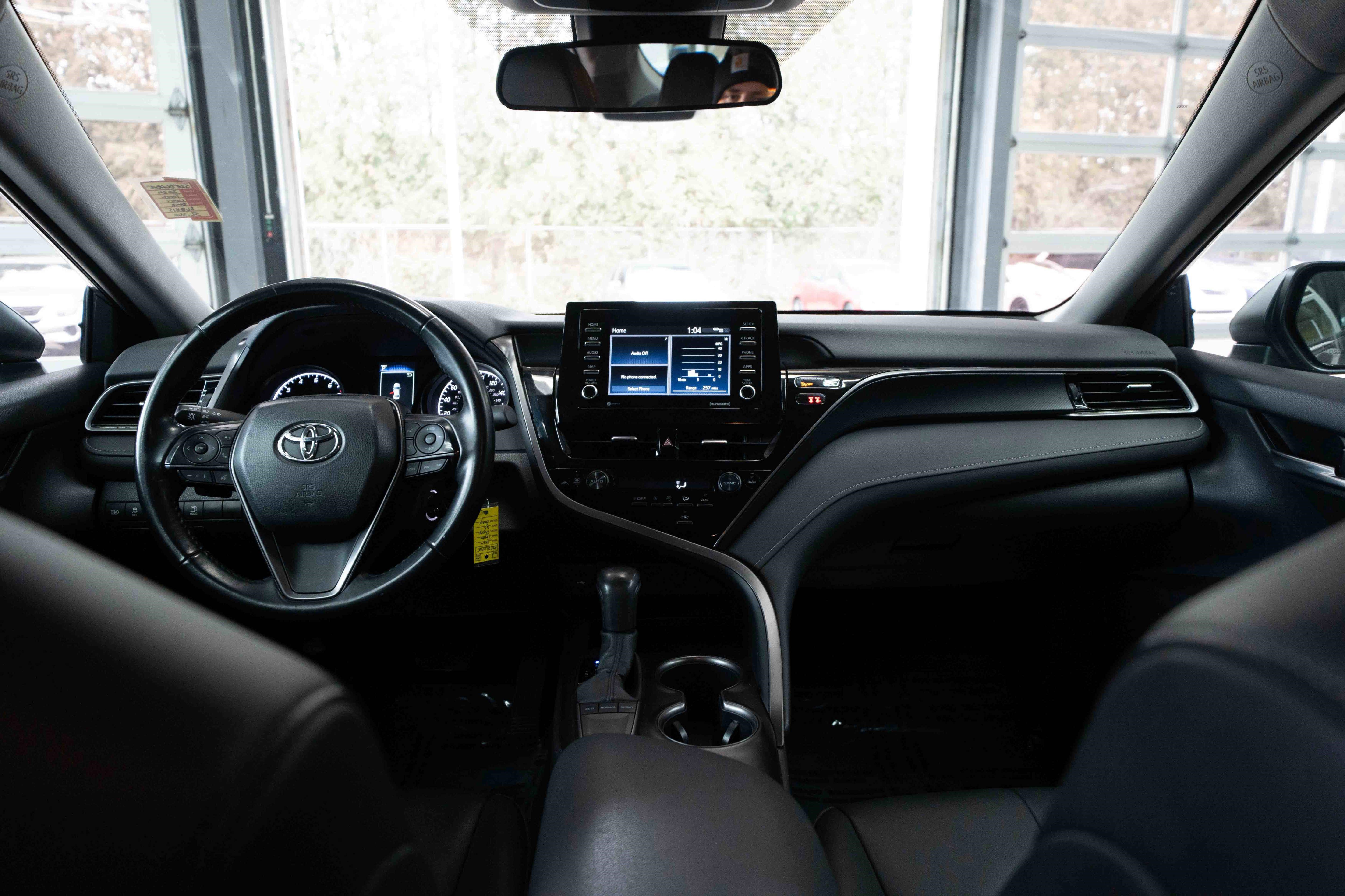 Used 2024 Toyota Camry SE image 20