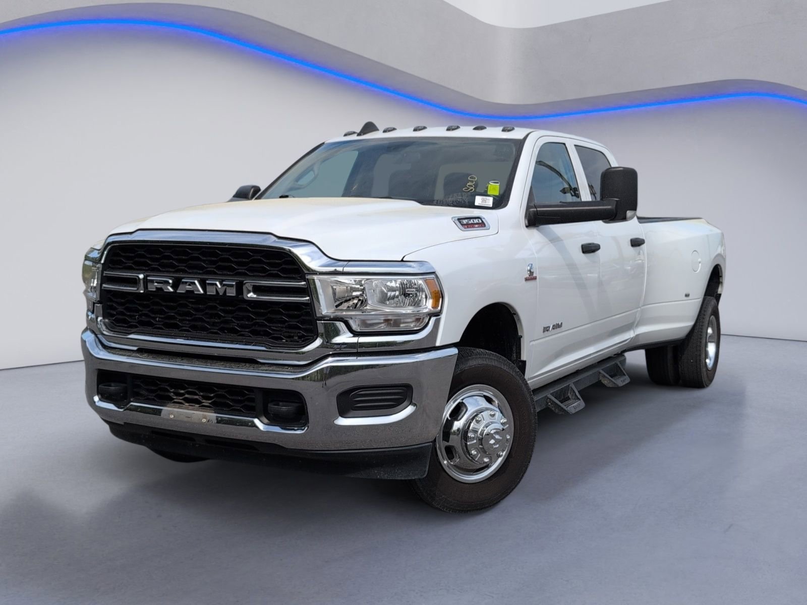 Used 2020 RAM 3500 Tradesman w/ Chrome Appearance Group image 2