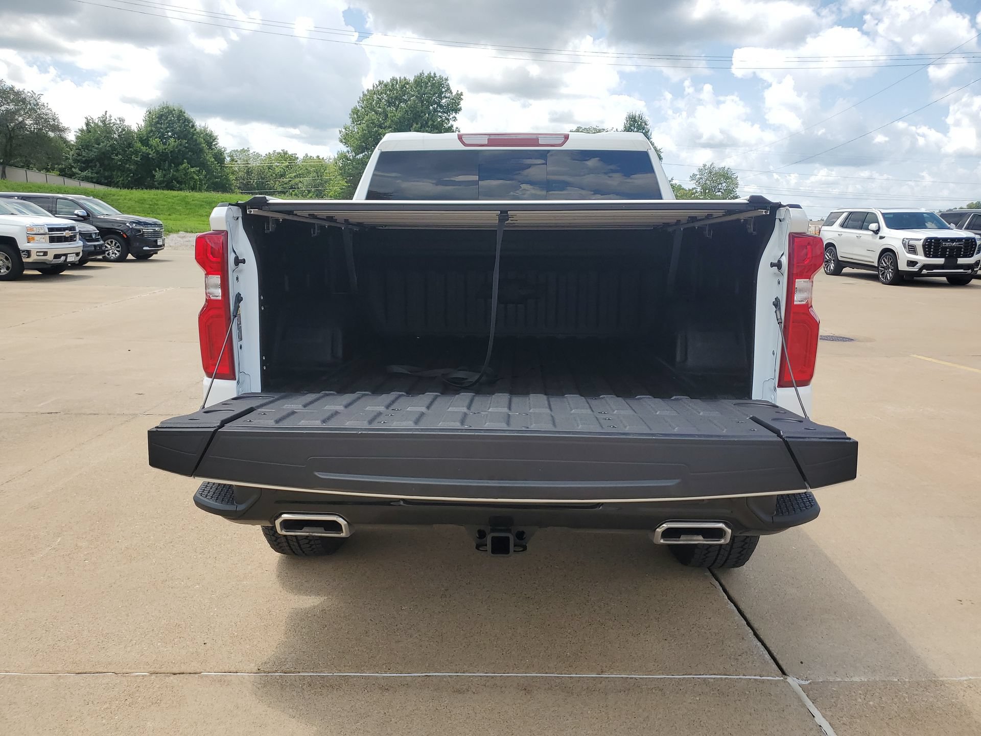Used 2025 Chevrolet Silverado 1500 LT Trail Boss w/ LT Trail Boss Premium Package AWD/4WD image 33
