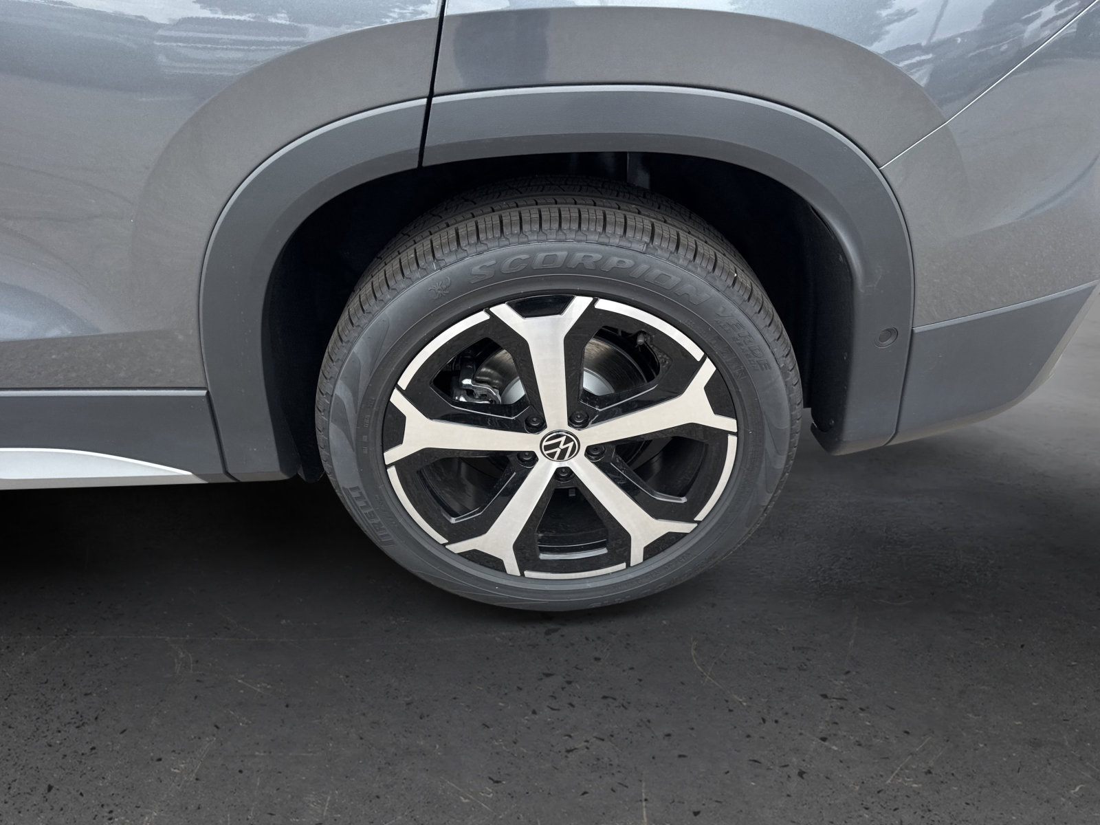 New 2026 Volkswagen Tiguan SE image 9