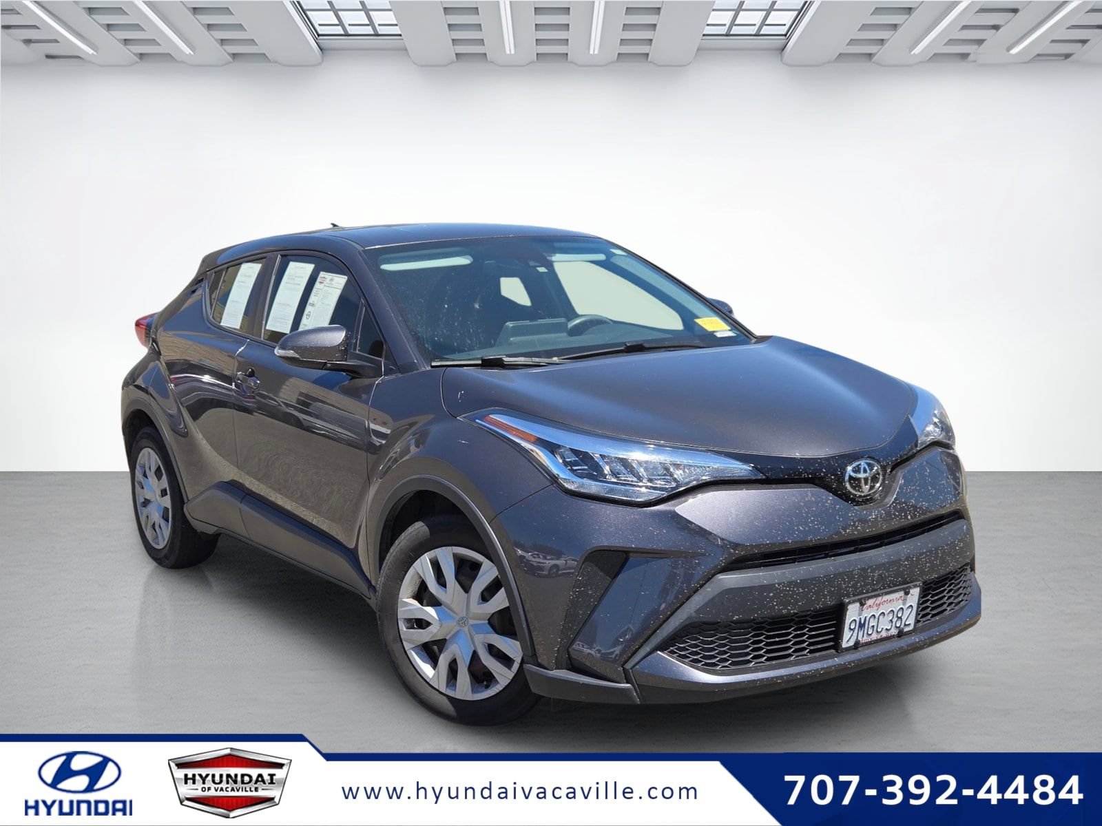 Used 2020 Toyota C-HR LE FWD image 1