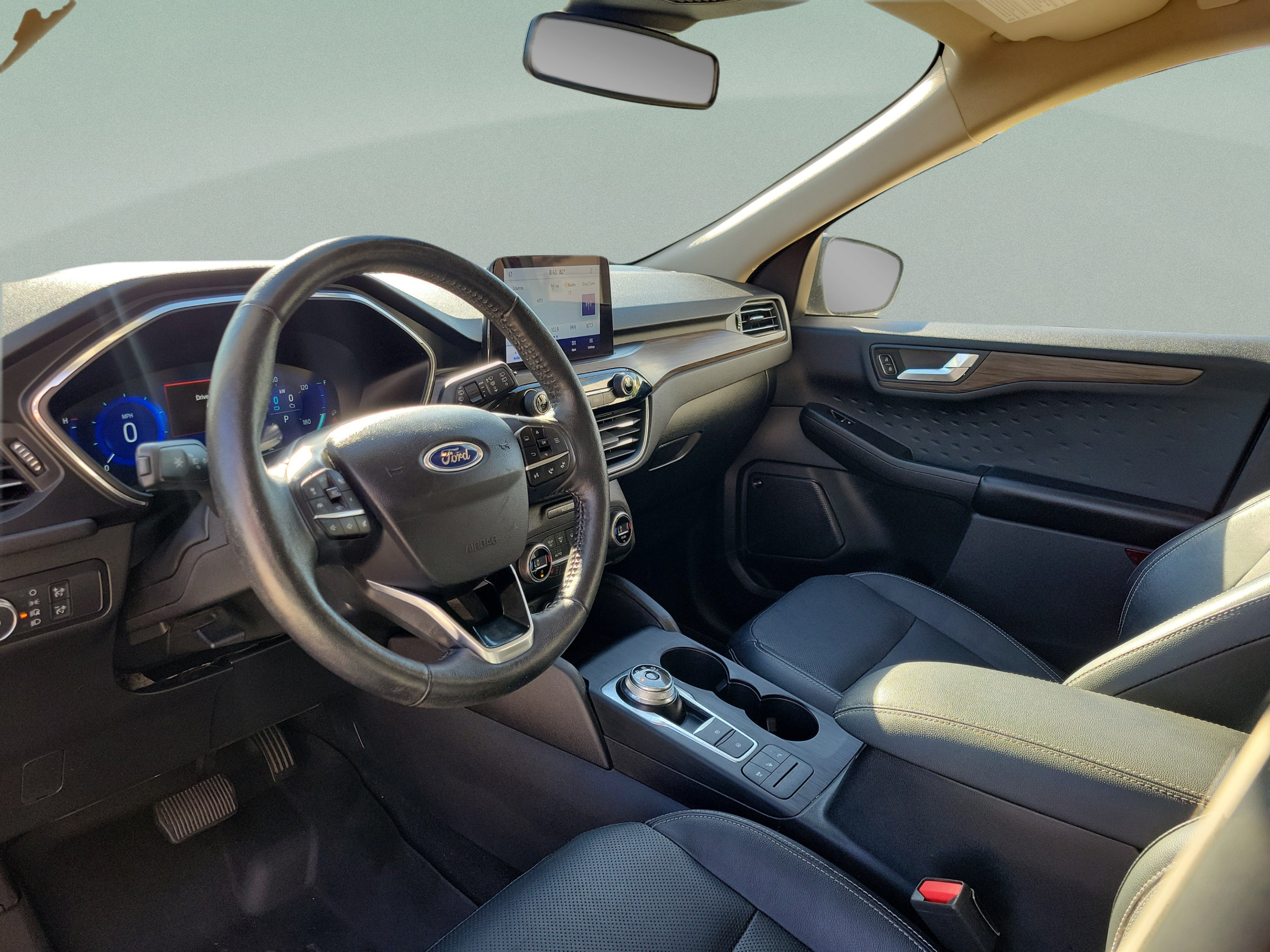 Used 2020 Ford Escape Titanium FWD image 8