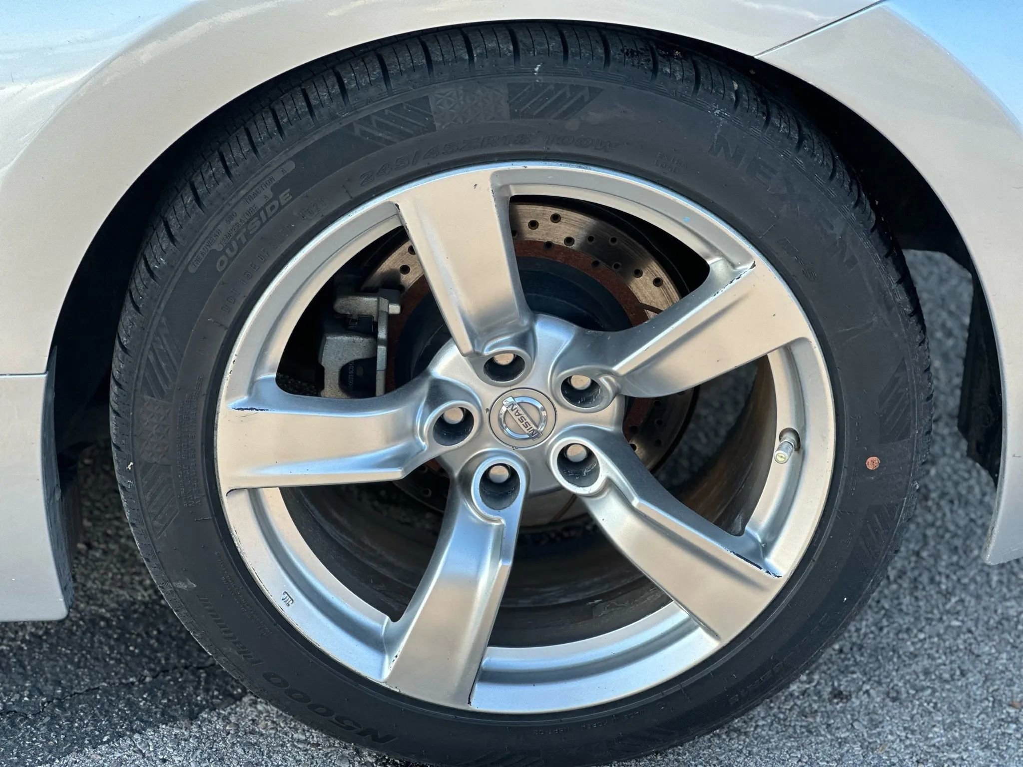 Used 2009 Nissan 370Z Touring image 23