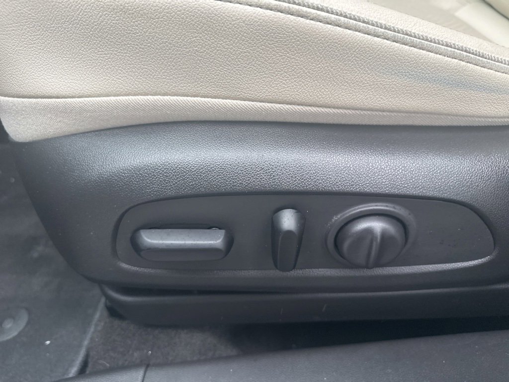 Used 2020 Buick Encore GX Essence w/ Advanced Technology Package image 13