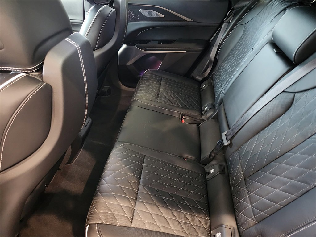 New 2026 Cadillac Lyriq V image 20