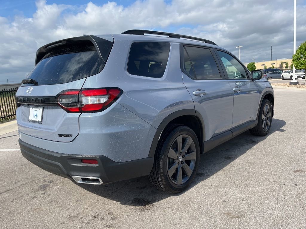 Certified 2025 Honda Pilot Sport image 4