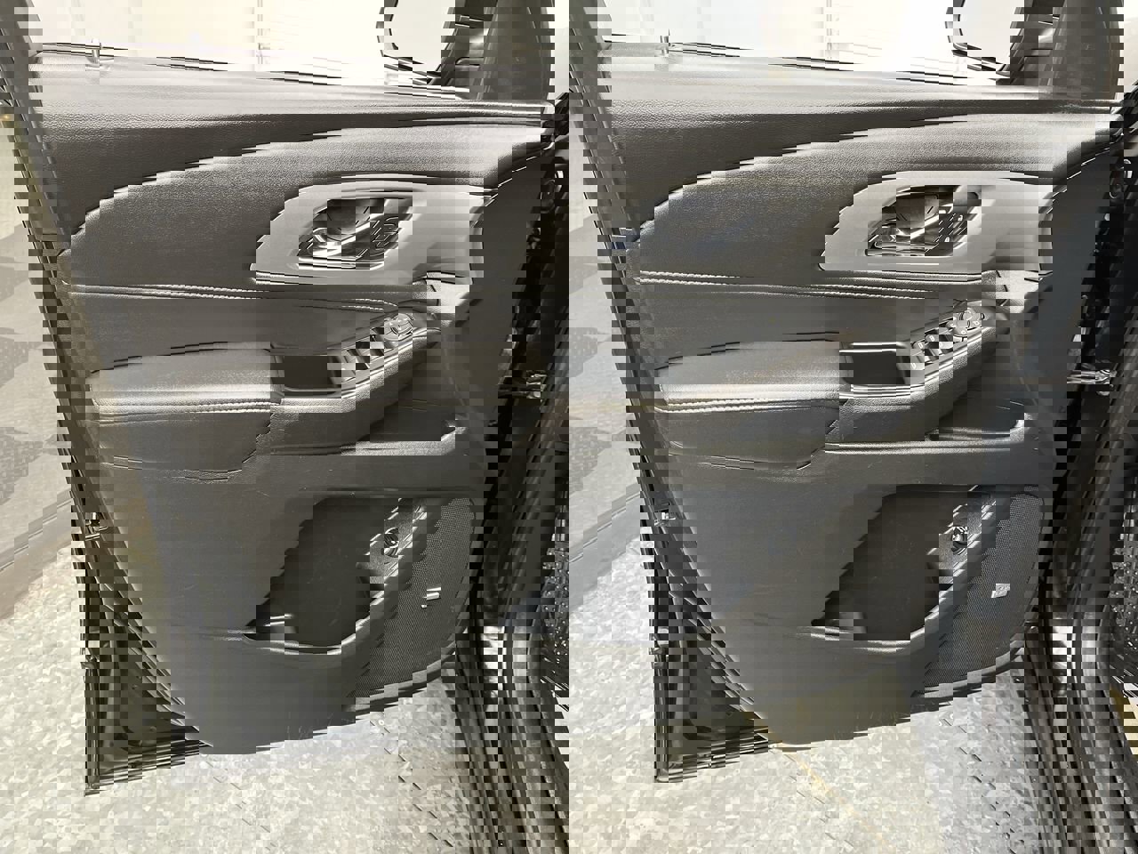 Certified 2023 Chevrolet Traverse LT w/ LT Premium Package image 9