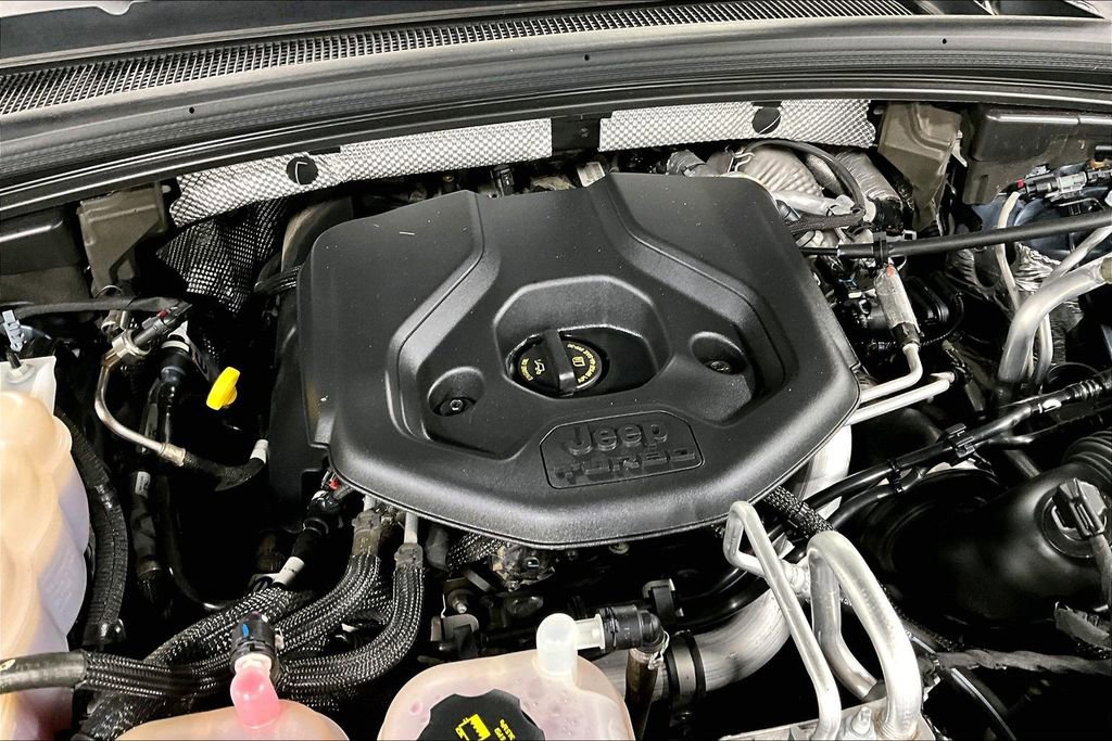 Used 2024 Jeep Grand Cherokee Trailhawk image 42