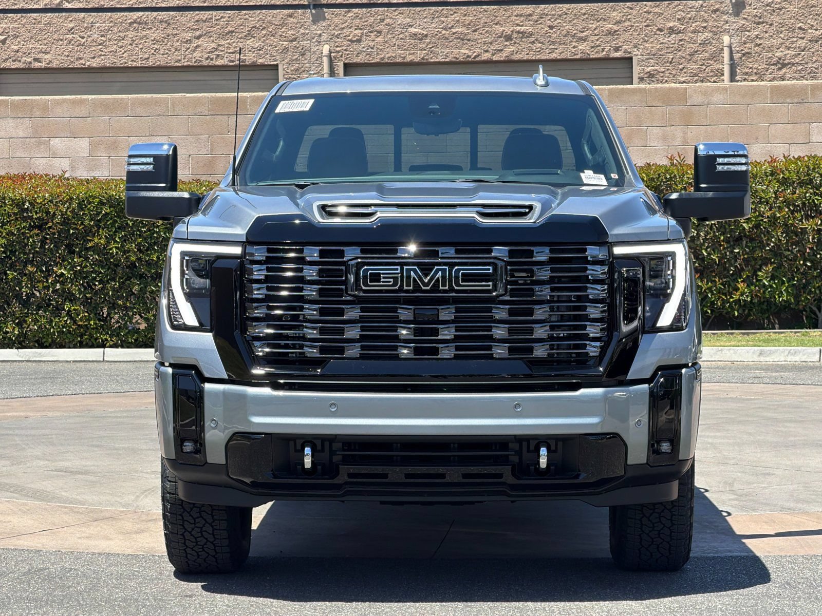 New 2026 GMC Sierra 3500 Denali Ultimate w/ LPO, Black Badging Package AWD/4WD image 9