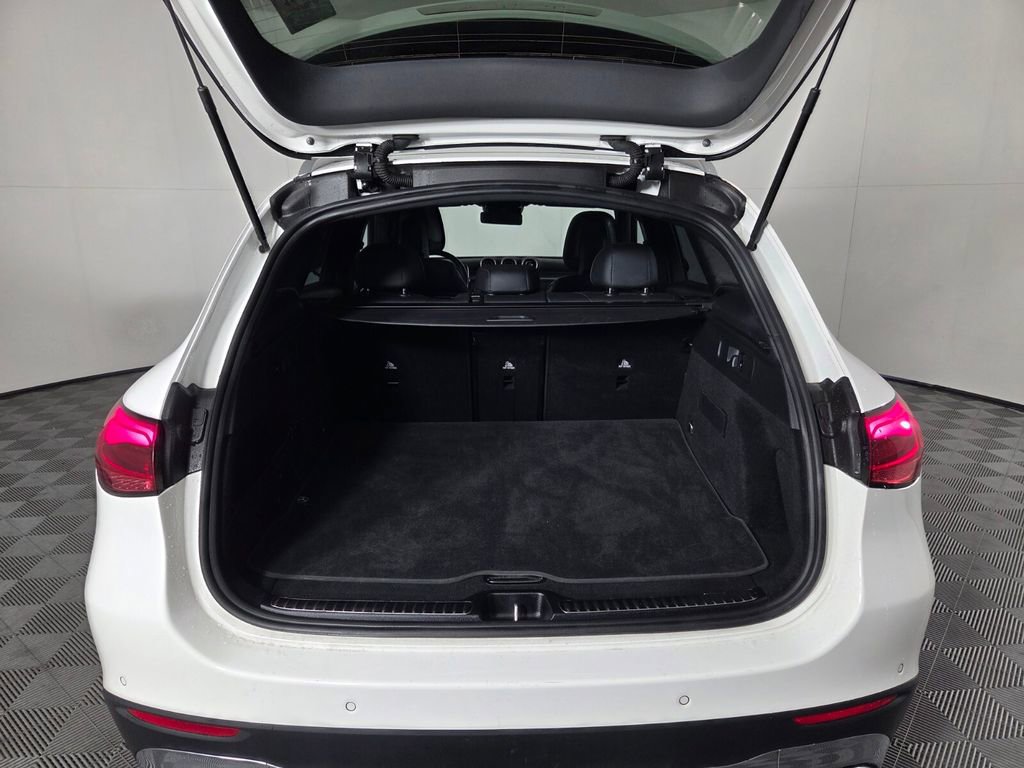 Used 2024 Mercedes-Benz GLC 300 image 29