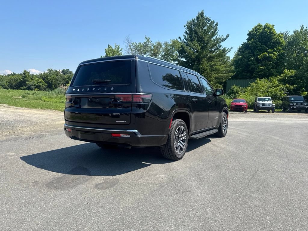 Used 2024 Jeep Wagoneer L Series II RWD image 3
