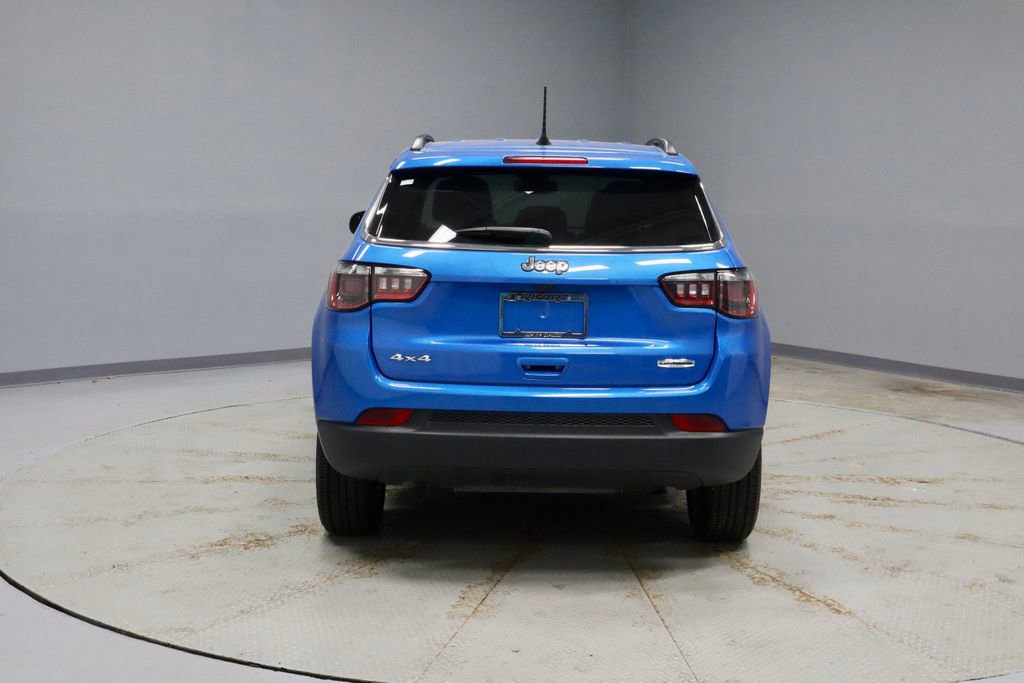 Used 2024 Jeep Compass Latitude AWD/4WD image 11