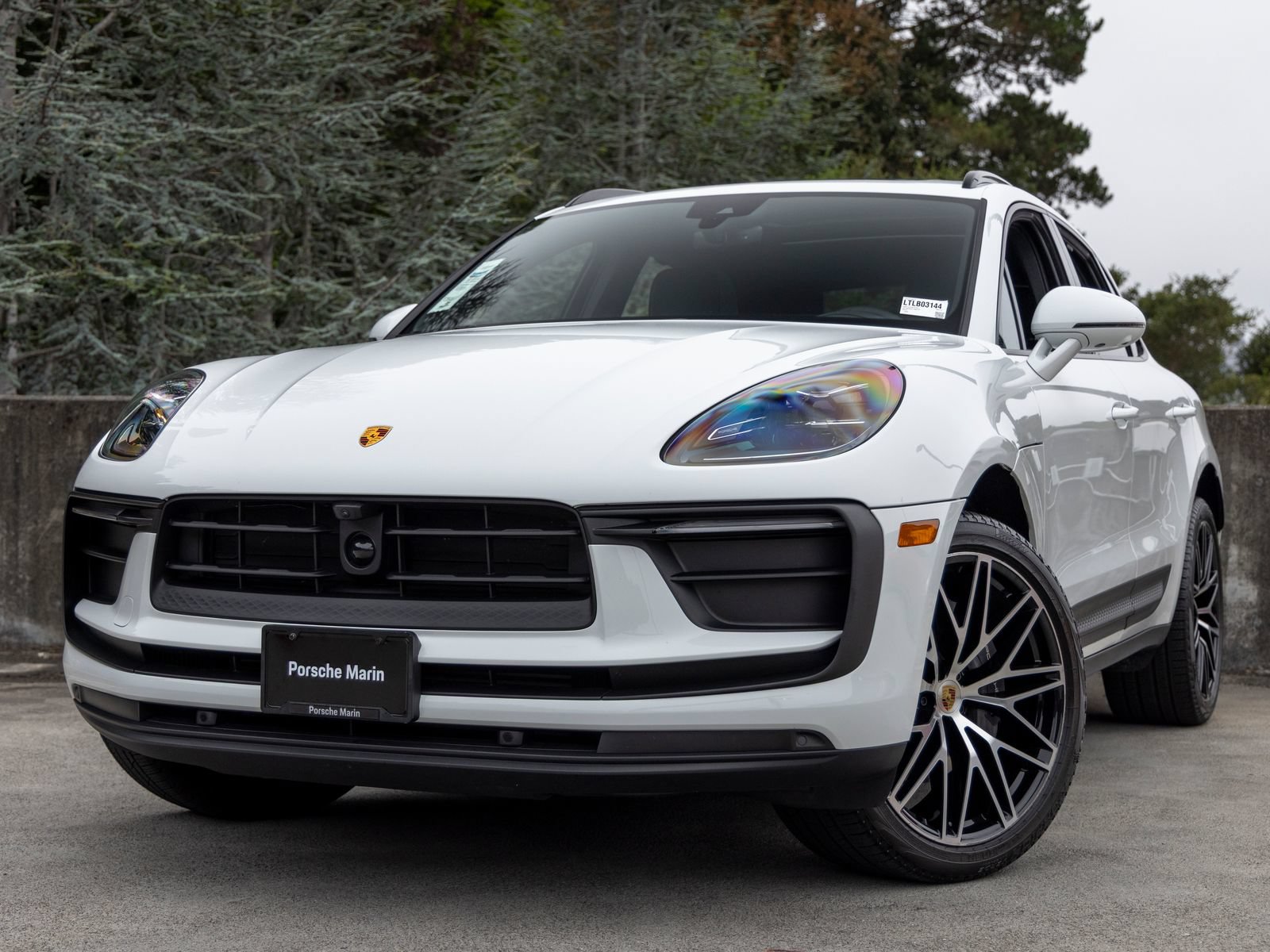 Certified 2026 Porsche Macan AWD/4WD image 7