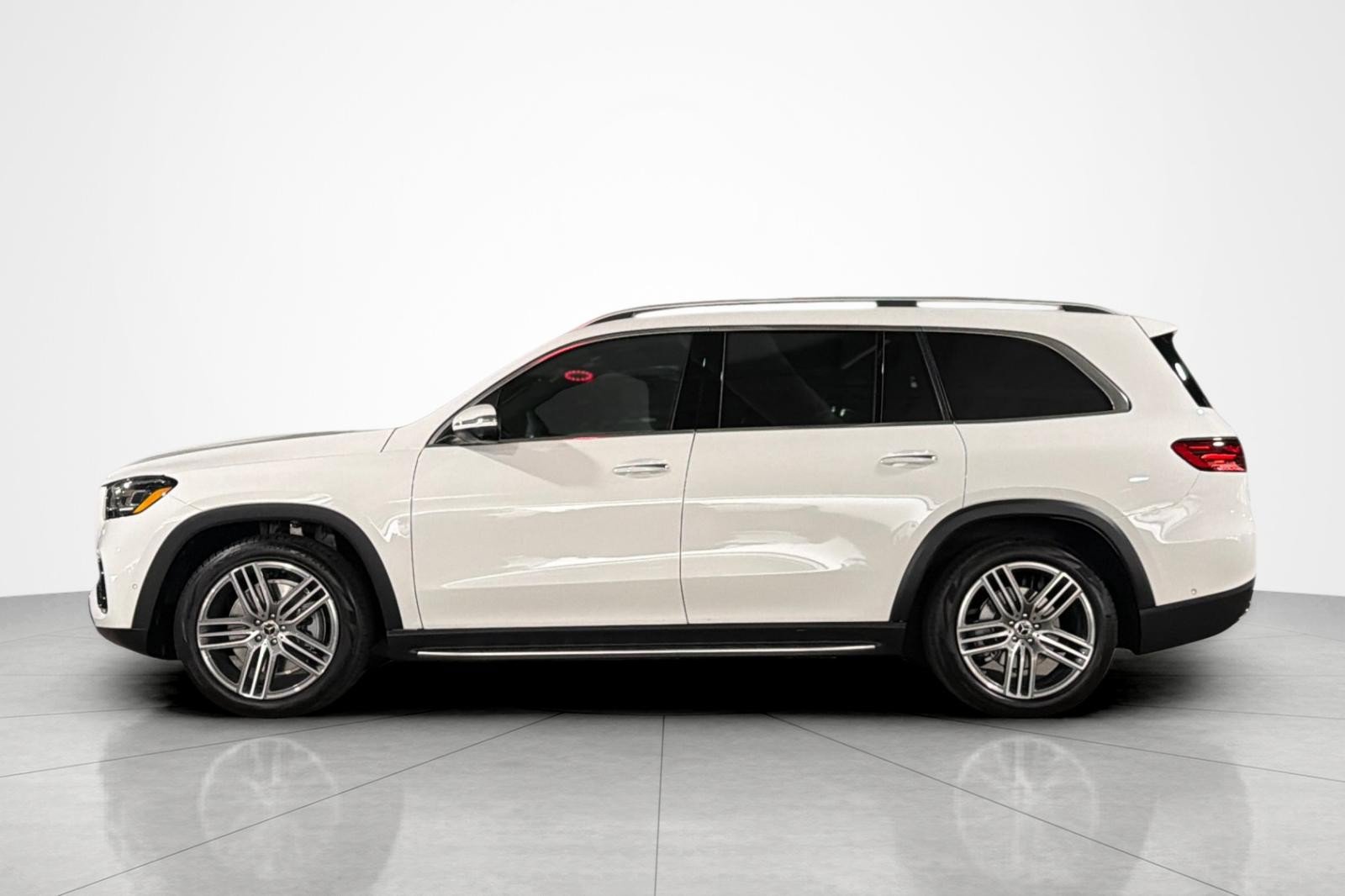 New 2026 Mercedes-Benz GLS 450 4MATIC image 2